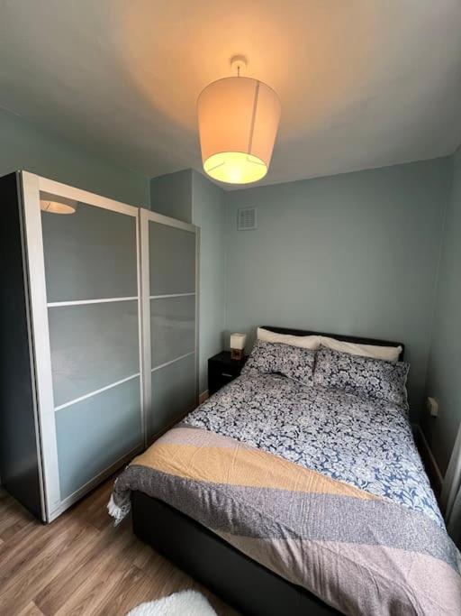 Apartamento Entire 2 Bed Flat In *