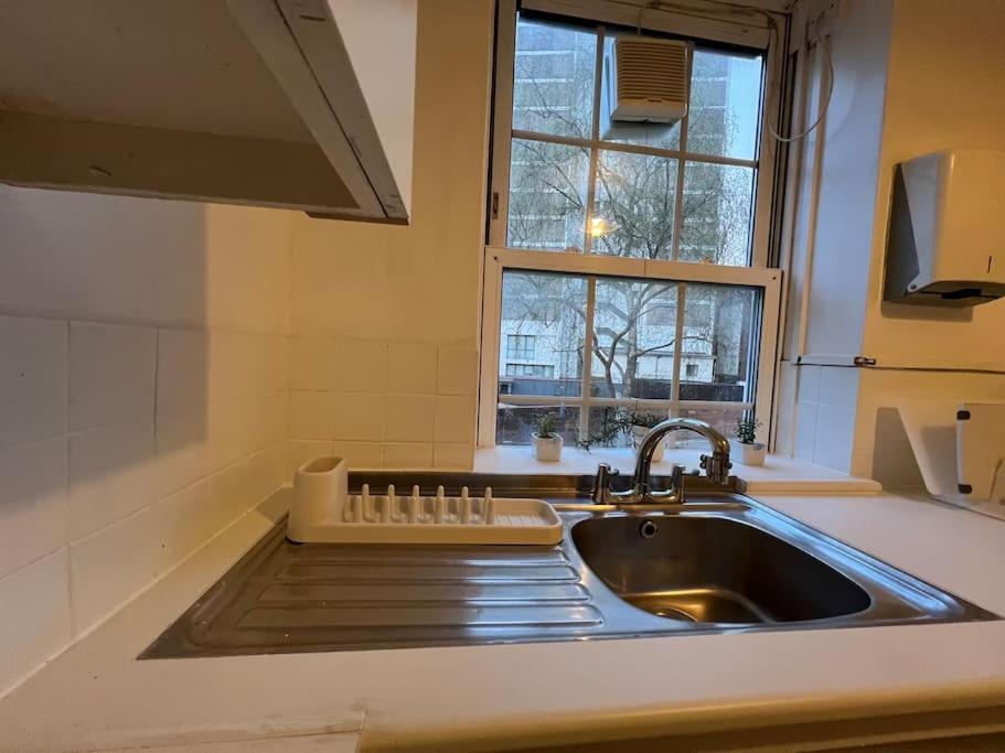 Apartamento Entire 2 Bed Flat In *