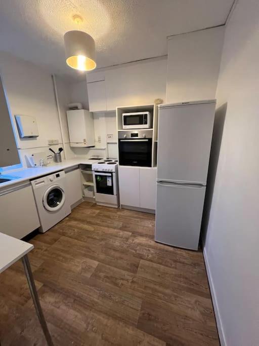 Apartamento Entire 2 Bed Flat In Londres