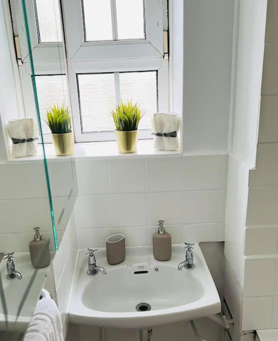 Entire 2 Bed Flat In Apartamento