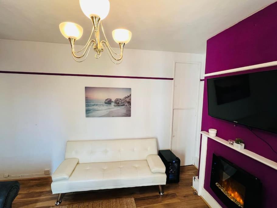 Apartamento Entire 2 Bed Flat In *