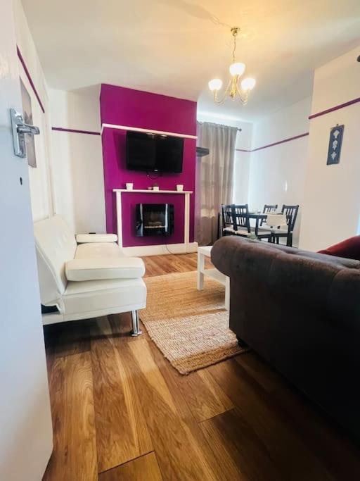 Entire 2 Bed Flat In * Londres